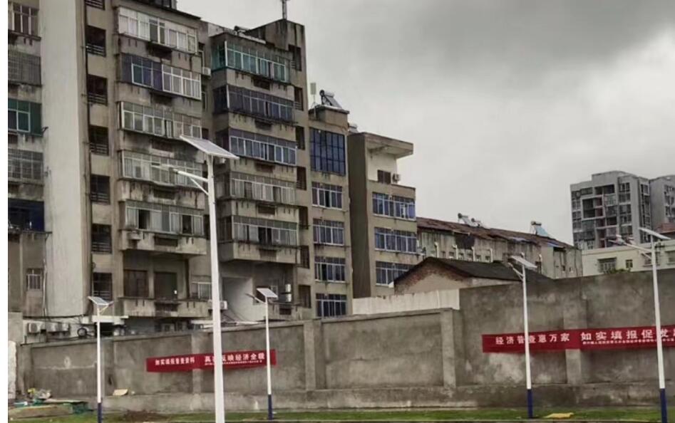 住宅區庭院燈如何實現裝飾性和功能性的結合？