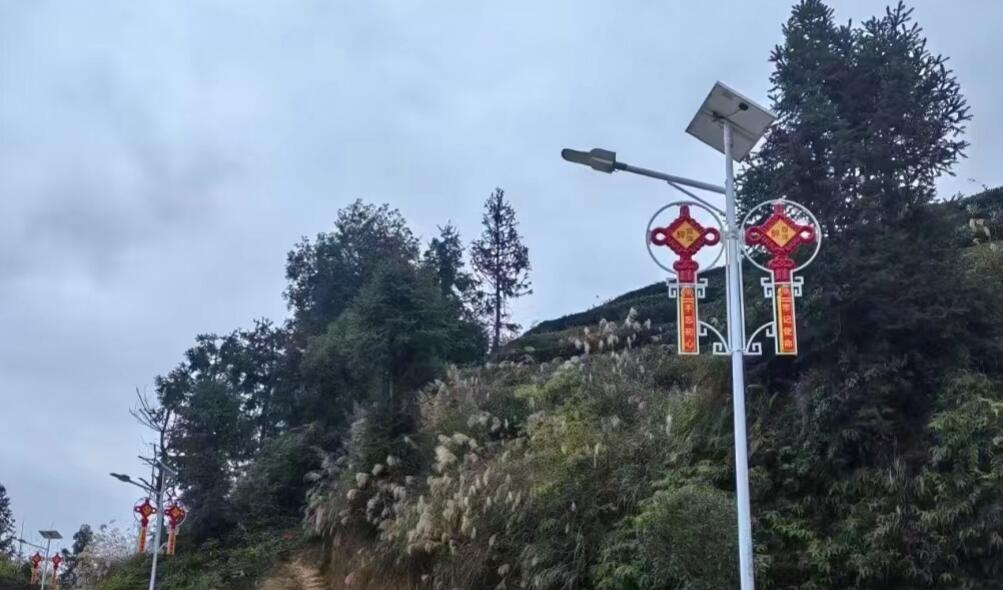 太陽(yáng)能路燈在陰雨天工作原理